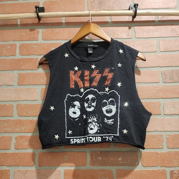 Forever 21 kiss shirt small.                   Bin 30 - Picture 3 of 10